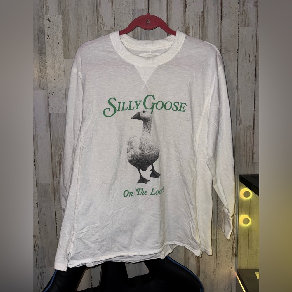 Aerie White Silly Goose on the loose Graphic shirt small American eagle